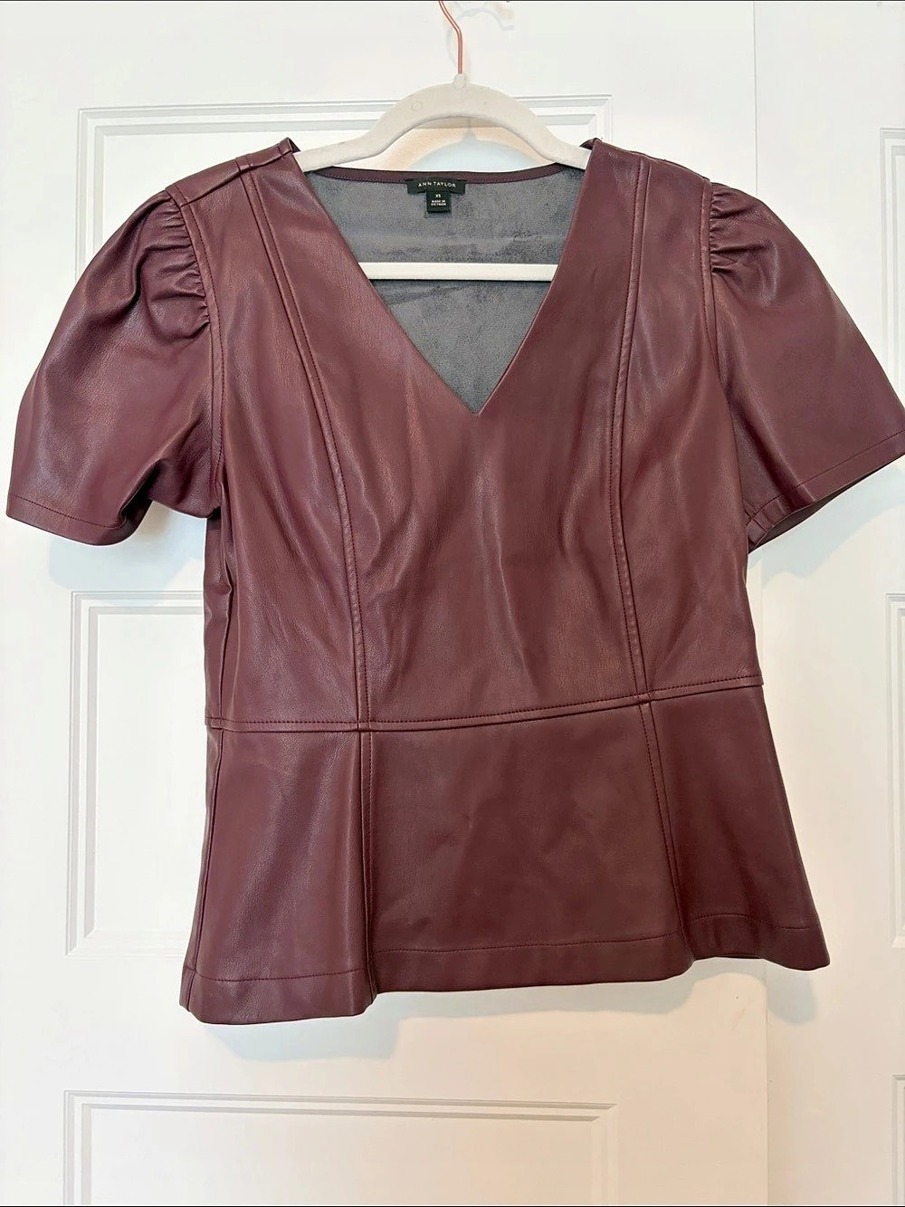 Ann Taylor Faux Leather Peplum Top Burgundy XS Like New